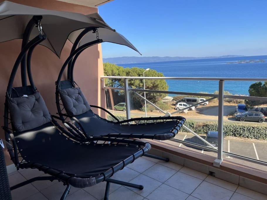 Bel App T2 En Bord De Mer Vue Sanquinaires Piscine Ajaccio  Esterno foto