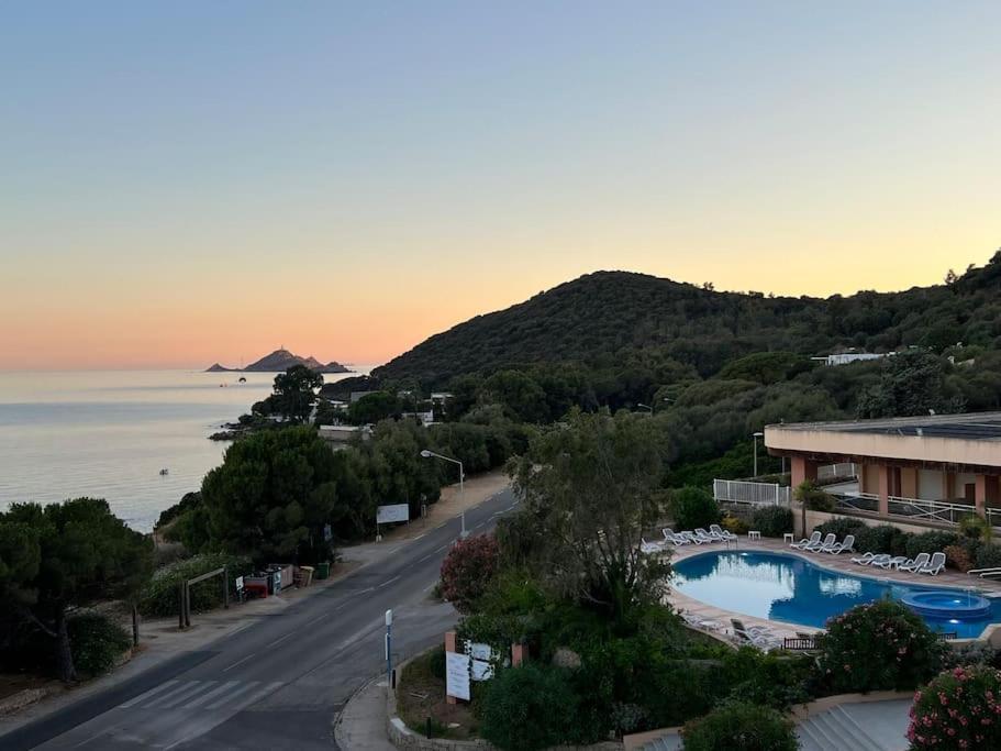 Bel App T2 En Bord De Mer Vue Sanquinaires Piscine Ajaccio  Esterno foto