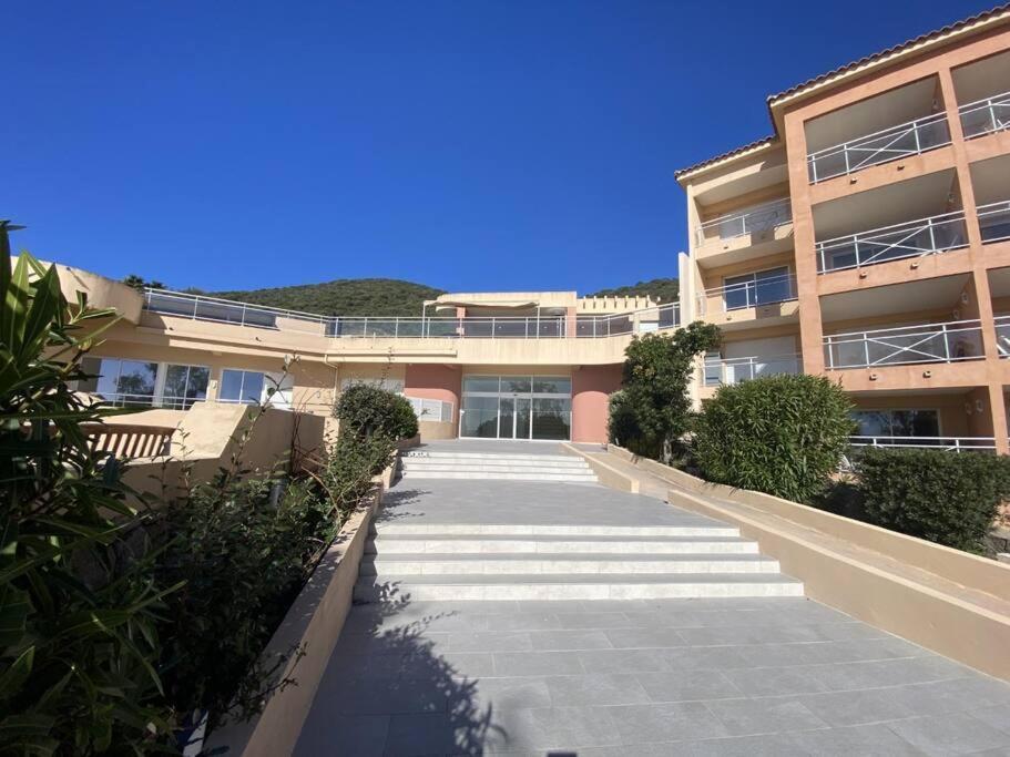 Bel App T2 En Bord De Mer Vue Sanquinaires Piscine Ajaccio  Esterno foto